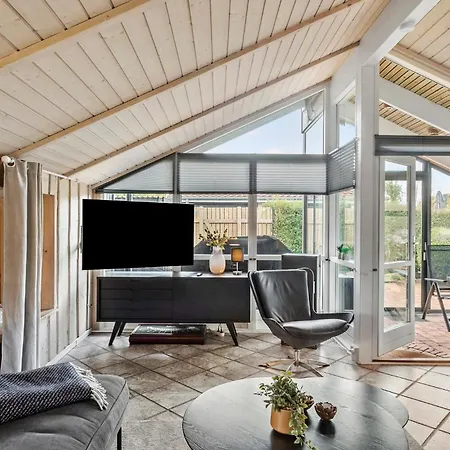 2 Bedroom Gorgeous In