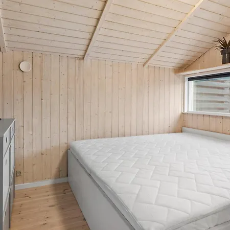 2 Bedroom Gorgeous In *