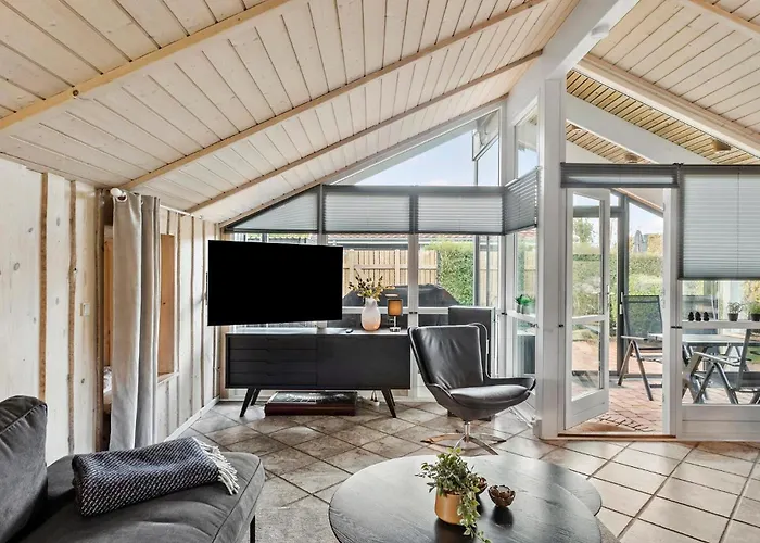 2 Bedroom Gorgeous In