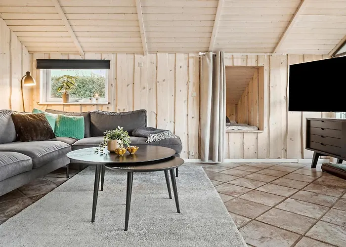 2 Bedroom Gorgeous In Feriehus